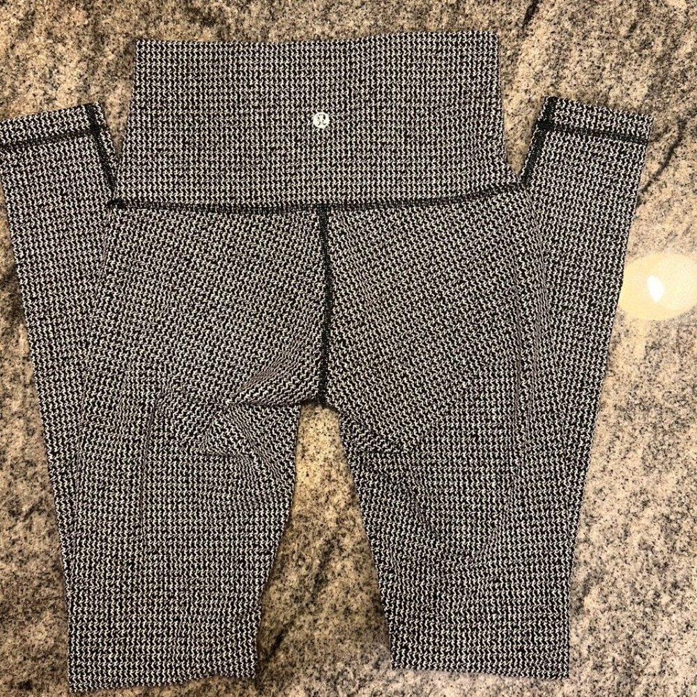 Lululemon Leggings | Wunder Under High-Rise | Size 6